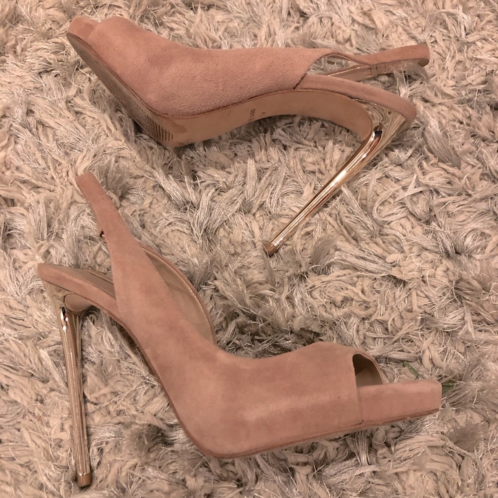 BCBG 4” Blush Suede Slingback Heels • Size 7
